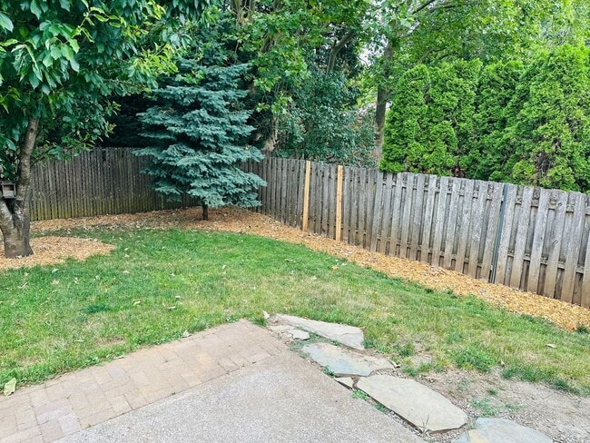 Building Photo - 710 SE 135th Ct