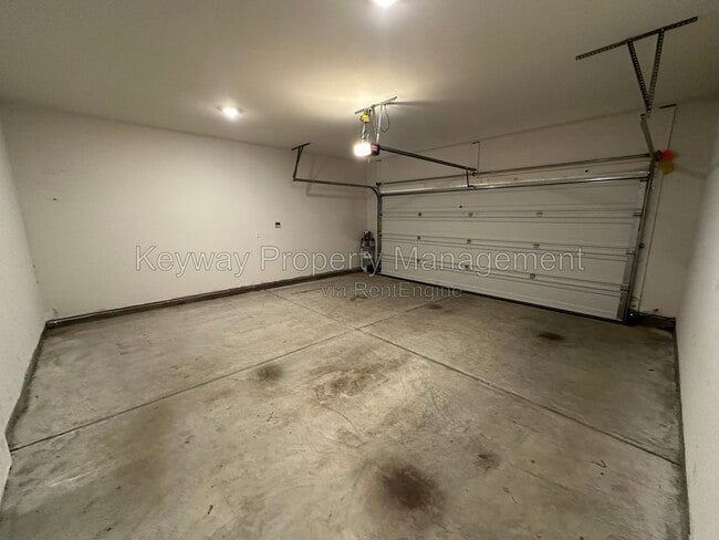 Building Photo - 6064 High Top Ln