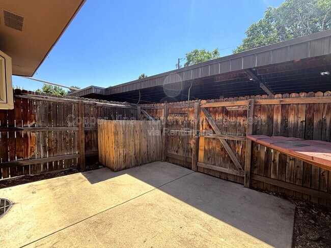 Building Photo - 1729 Quail St