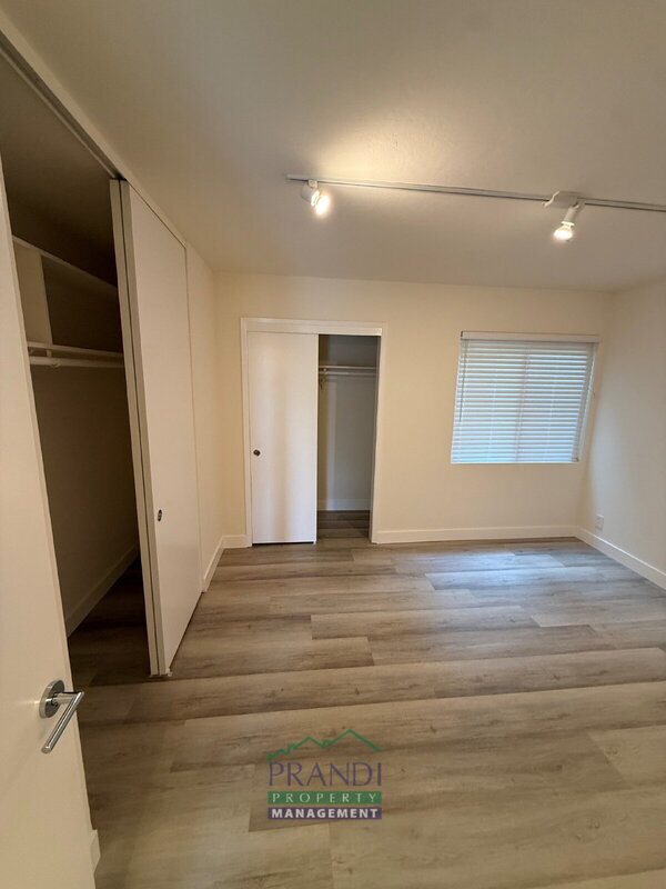 Building Photo - 120 Buchanan Dr