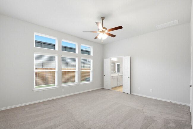 Building Photo - 2106 Villa Flora Ln