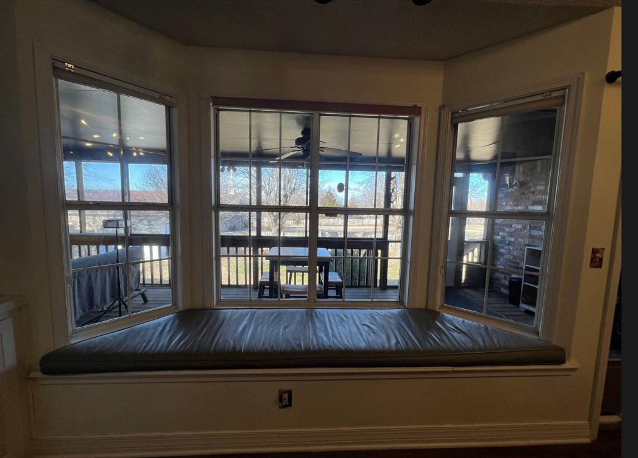 Banquet window seat - 2780 E Hardy Ln