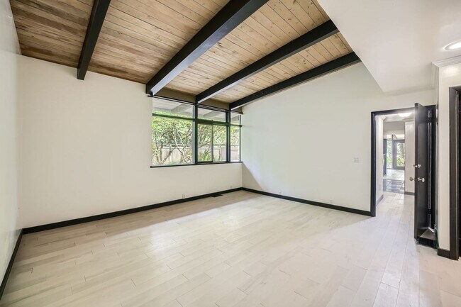 Building Photo - 4Bd/3.5Ba Medina House