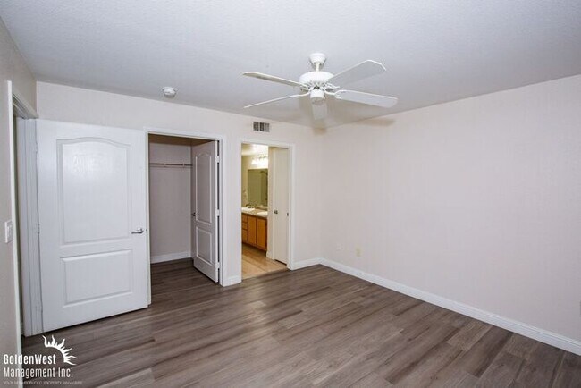 Building Photo - Beautiful & Inviting 3Bdm 2Ba Condo at Tuscan Villas
