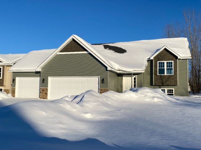 Building Photo - 2339 8th Ln SE