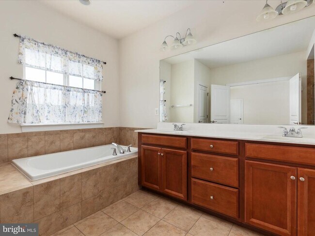 Building Photo - 6684 Muir Dr
