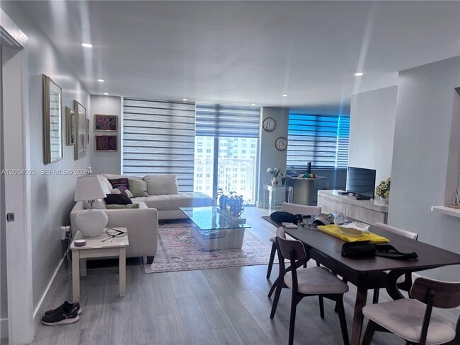 Building Photo - 18061 Biscayne Blvd