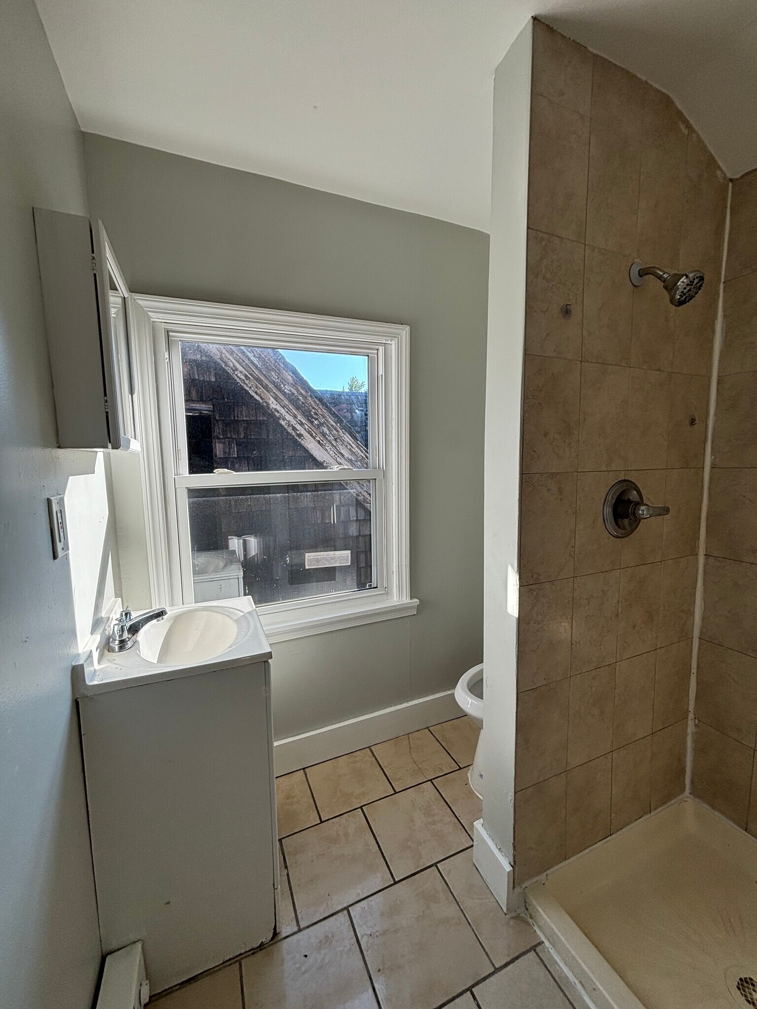Unit 3 - 159 N 12th St