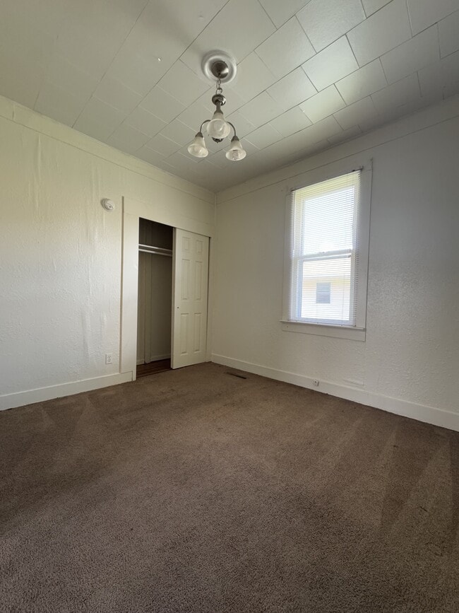 Building Photo - 503 S Logan Ave