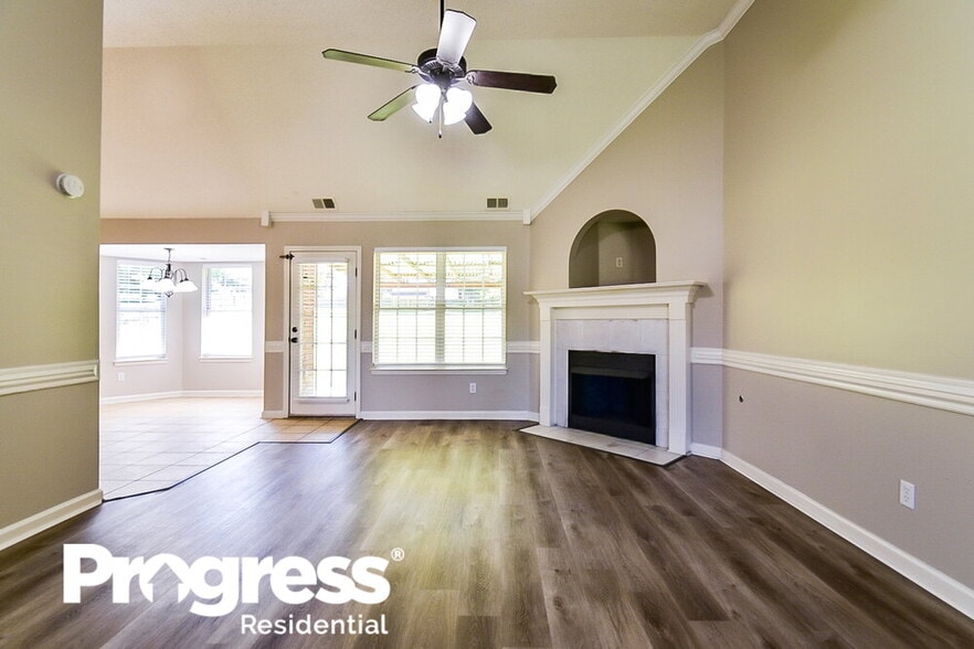 Building Photo - 5673 Grove Ln
