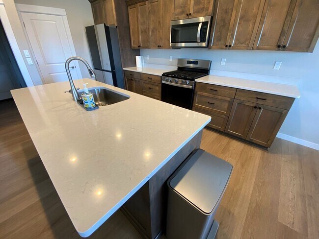 Building Photo - Beautiful 3 Bedroom House in Sutherlin!