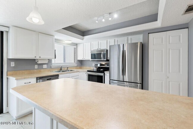 Building Photo - 5400 La Moya Ave