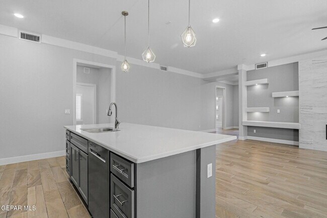 Building Photo - 13580 Lawkland St