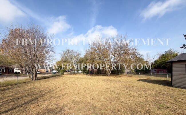 Building Photo - 509 Lake Park Ave