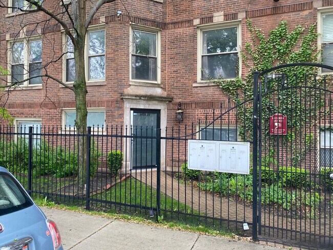 Primary Photo - 6424 S Woodlawn Ave