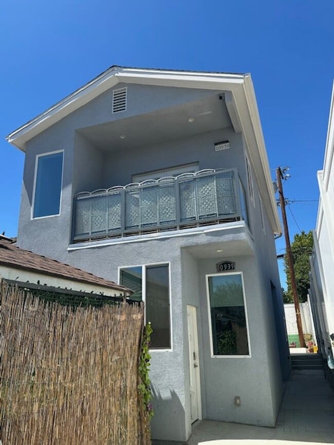 Building Photo - Welcome to this stunning two-story ADU hom...