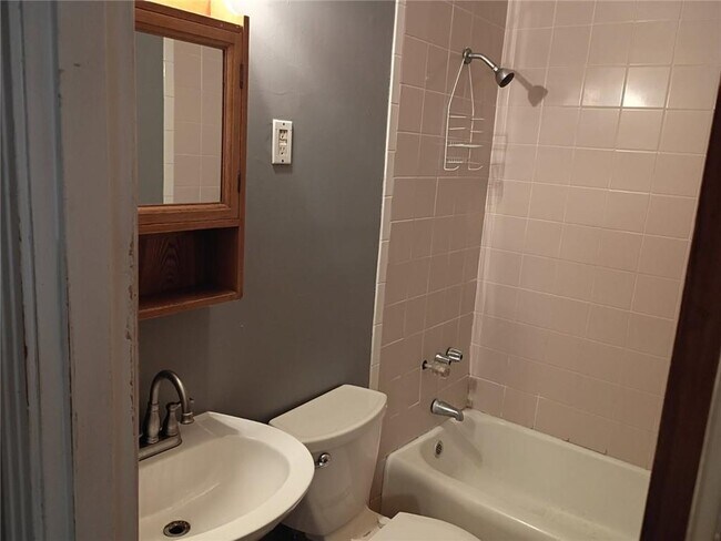 Building Photo - 6462 Stuardi Ct