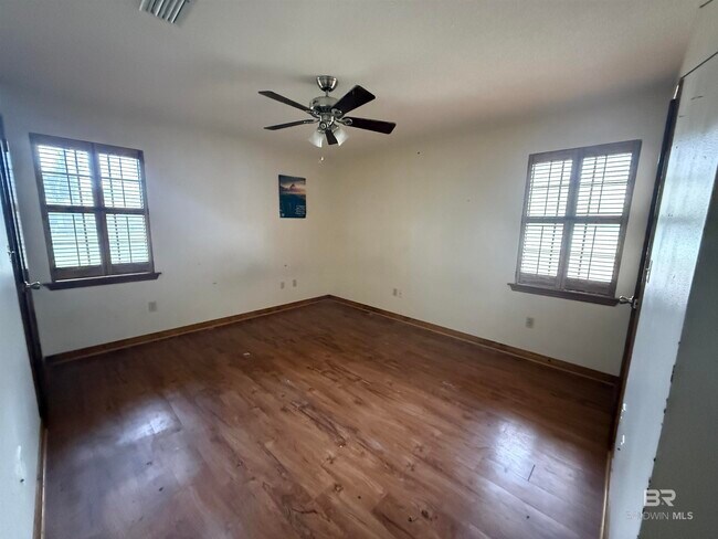 Building Photo - 106 S Beech St