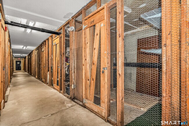 Building Photo - 115 Short Beach Rd