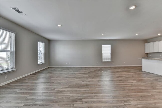 Building Photo - 4335 Magpie Dr