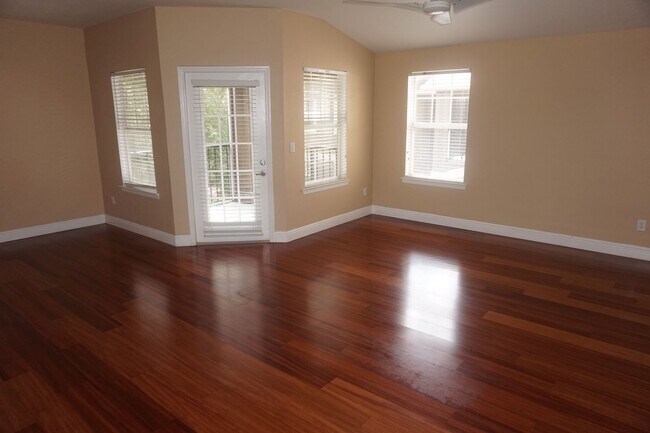 Building Photo - Residences at Sabal Point Spacious 2/2