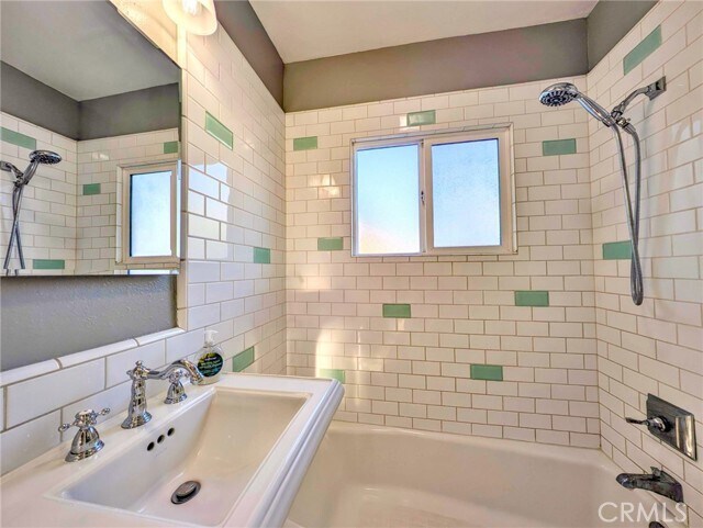 Building Photo - 2731 N Pershing Ave