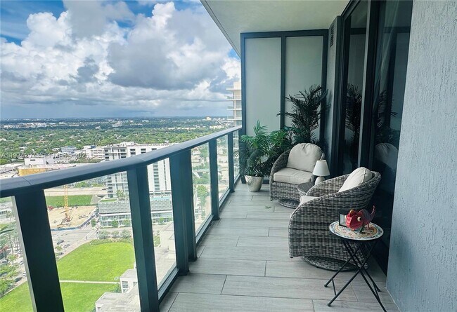 Building Photo - 121 NE 34th St