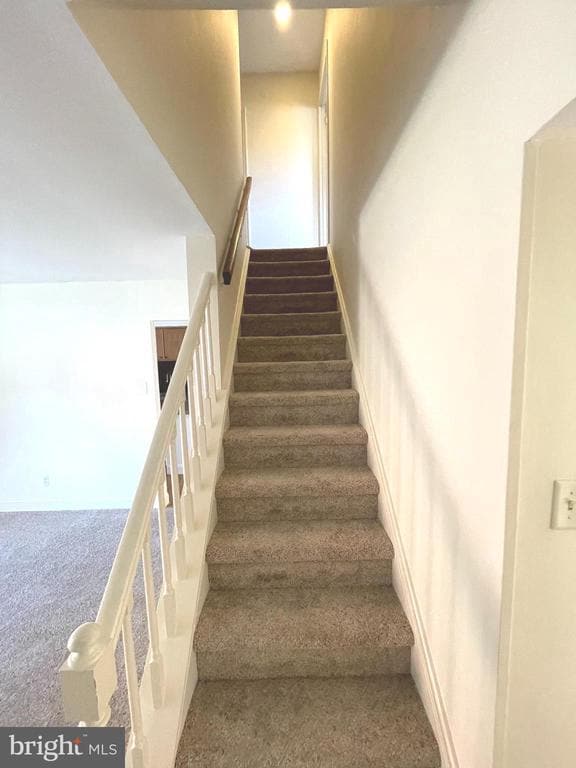 Building Photo - 301 Worthington Dr