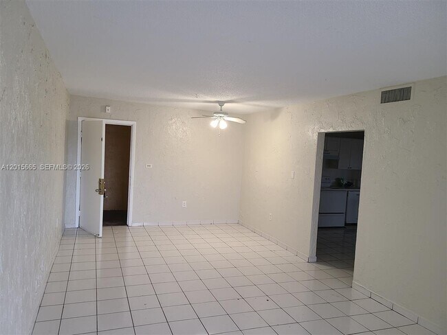 Building Photo - 5100 SW 41st St