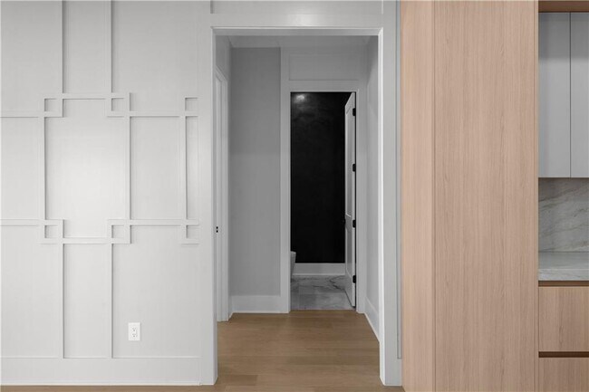 Building Photo - 407 Buford