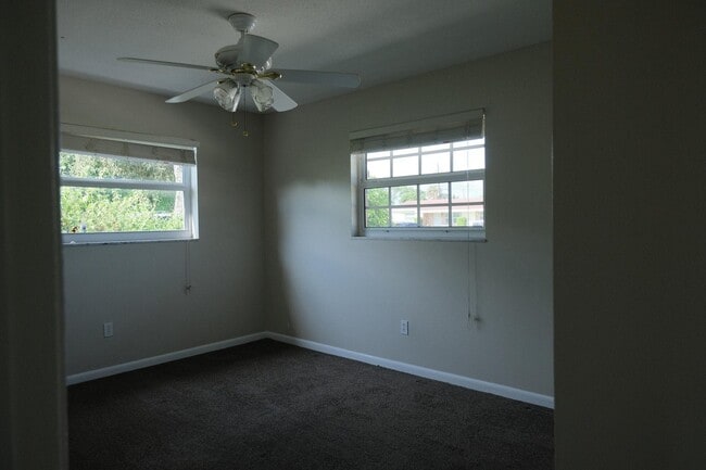 Building Photo - 980 Woodland Ave