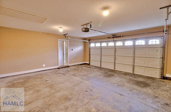 Building Photo - 112 Oak Harvest Ridge