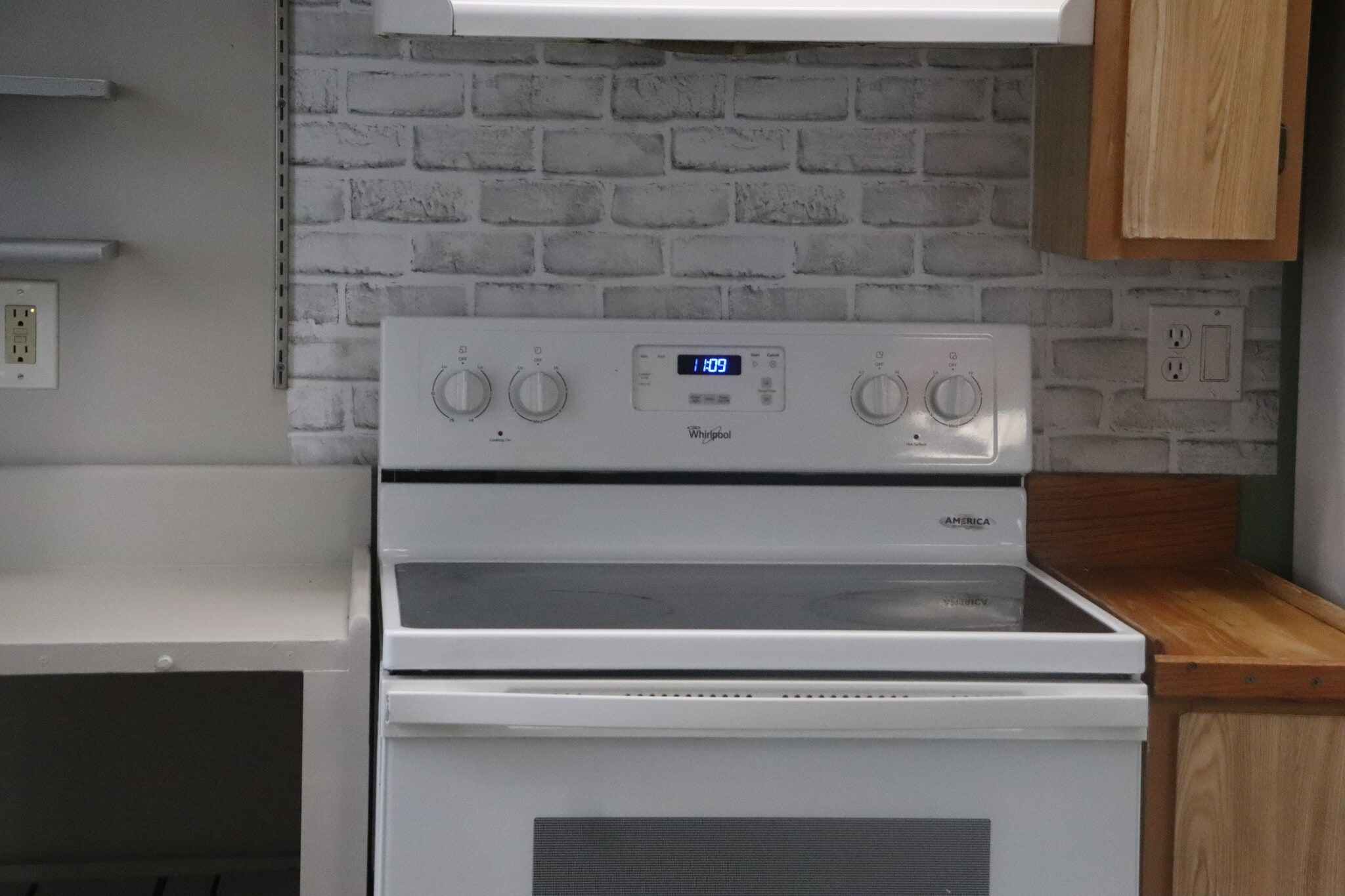 Kitchen - 318 107th St SW