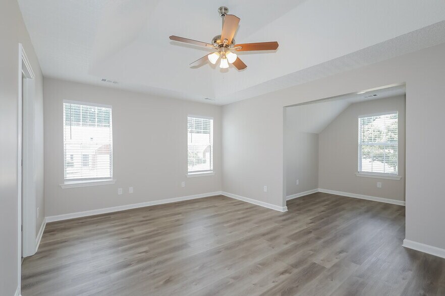 Building Photo - 550 Ransom Way