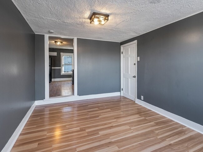 Building Photo - 52 Moran St