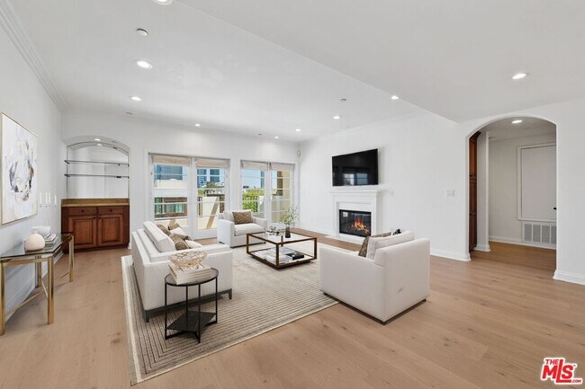 Building Photo - 1821 Fairburn Ave