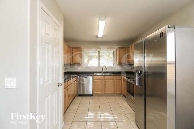 Building Photo - 2278 E Spruce Dr