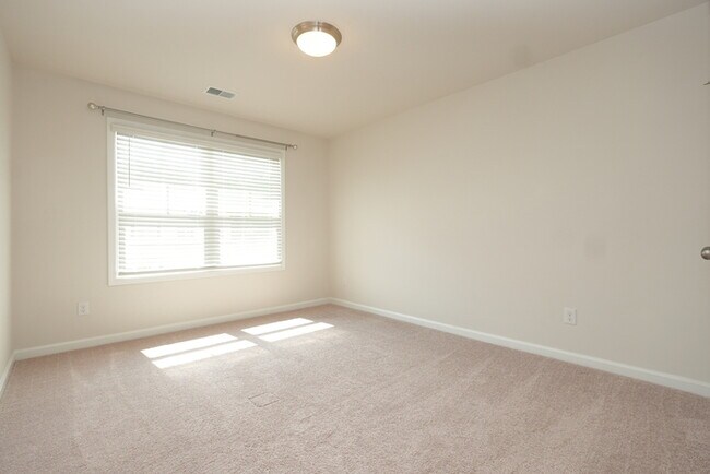 Building Photo - 3BR/2.5BA SFR with 1-car garage near Publix. Pets Allowed