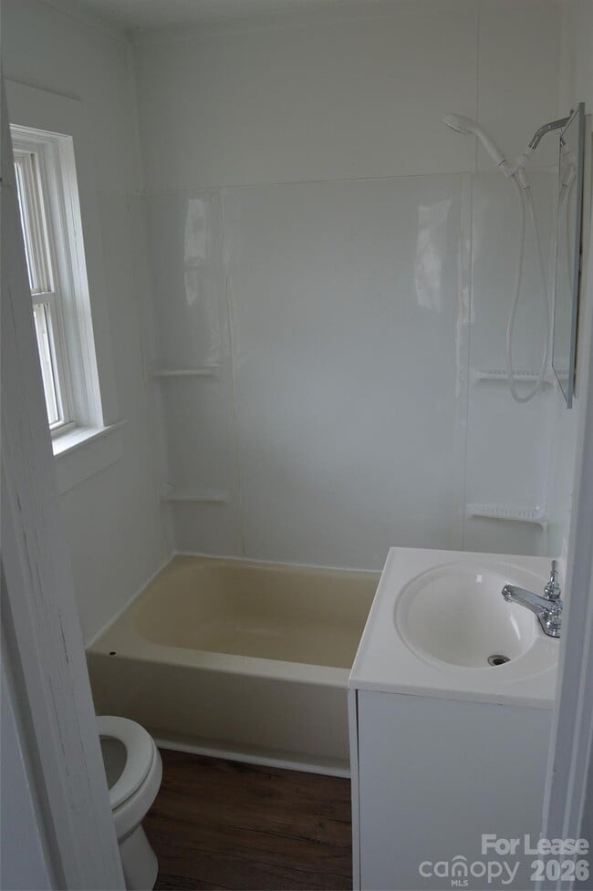 Building Photo - 709 S Elm St