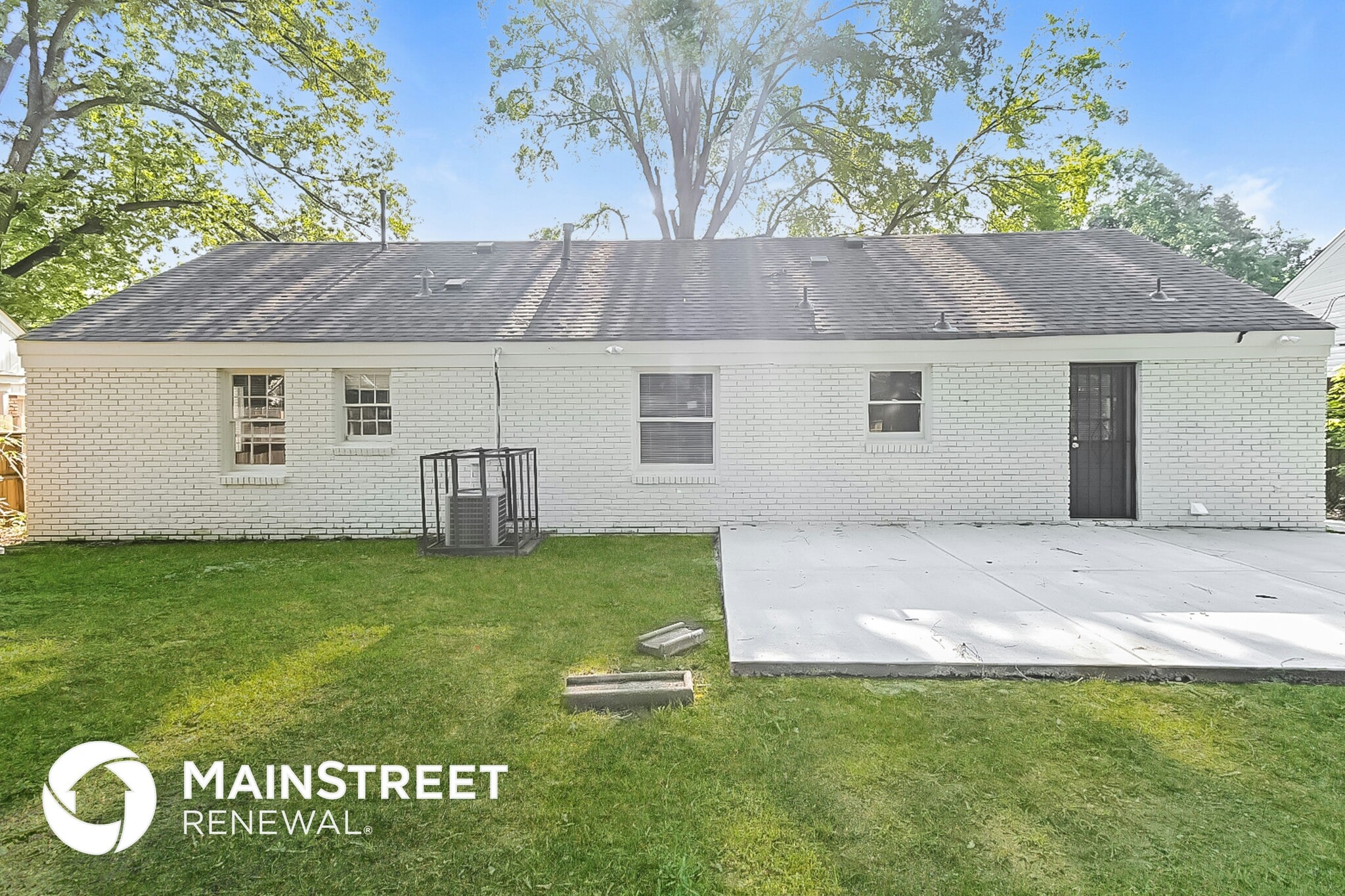 Building Photo - 3069 Basswood St