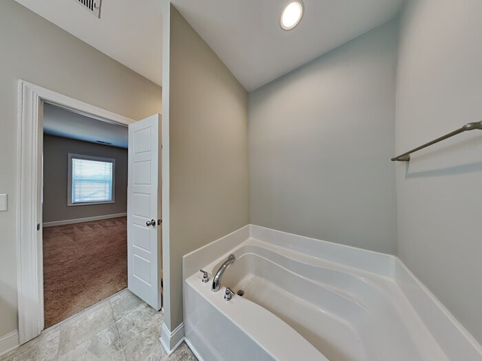 Building Photo - 6321 Silver Creek Ln