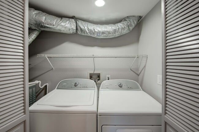 Building Photo - 1129 W Main St