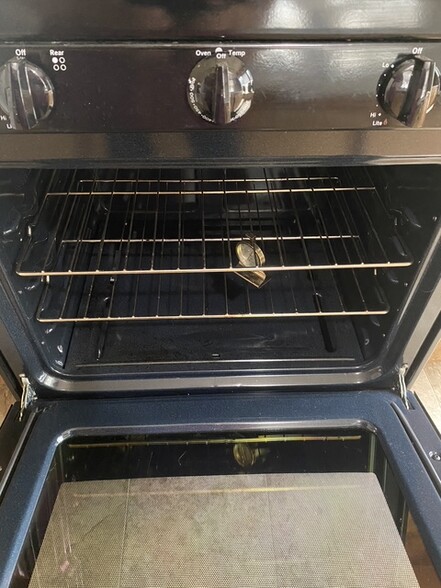 Brand new gas stove! - 16550 County Road 282