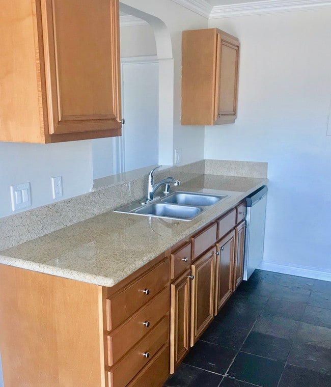 Building Photo - 3842 Prospect Ave