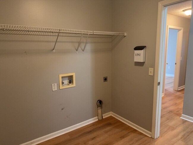 Building Photo - 525 Golden Grove Ln