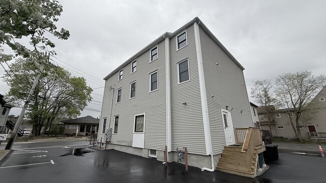 Building Photo - 944 East St
