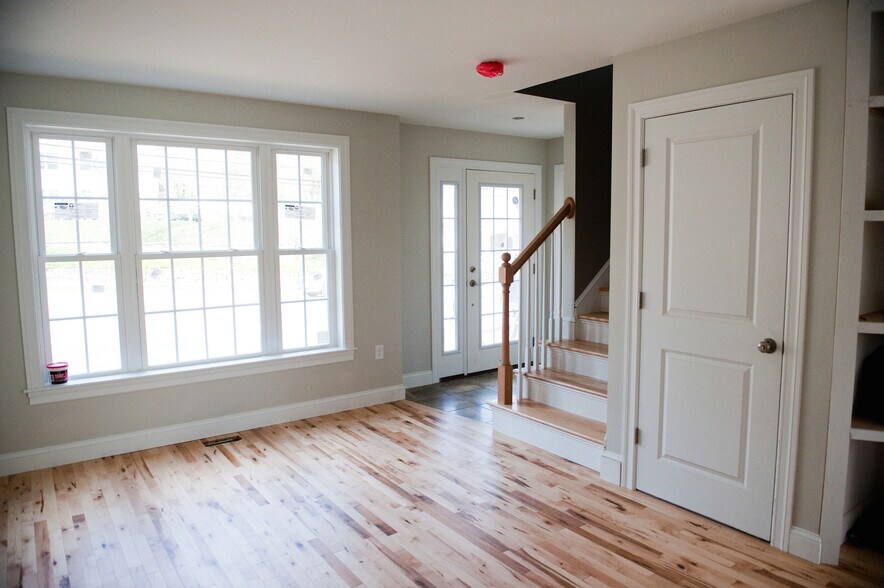 Building Photo - 635 Hanover Street