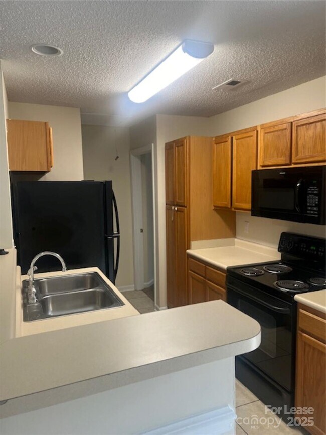 Building Photo - 437 Cedarcroft Dr