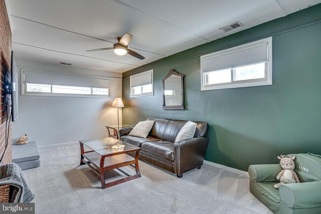 Building Photo - 4801 Apple Tree Dr