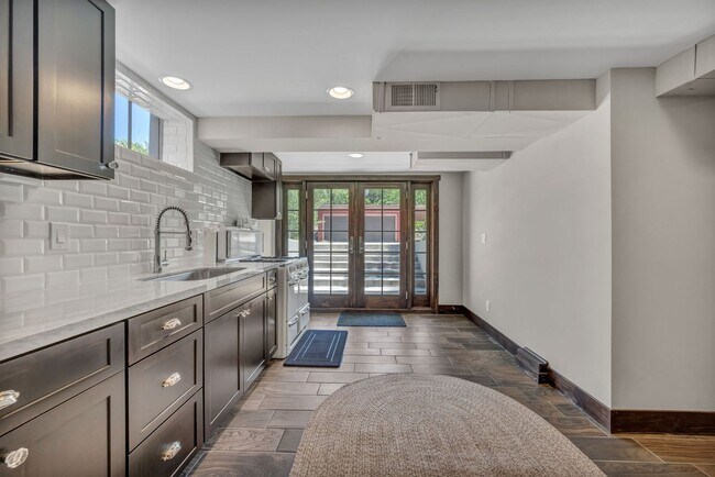 Building Photo - Charming Modern Industrial Fully Furnished Home for Lease